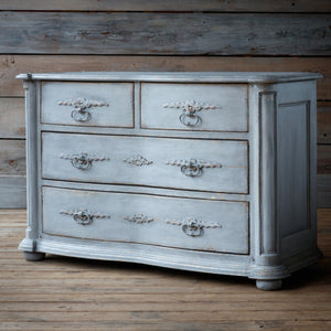 Ashford Manor Chest