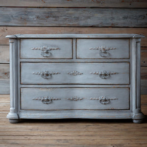 Ashford Manor Chest