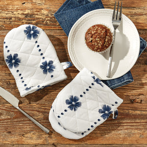 Blue Daisy Table Linens