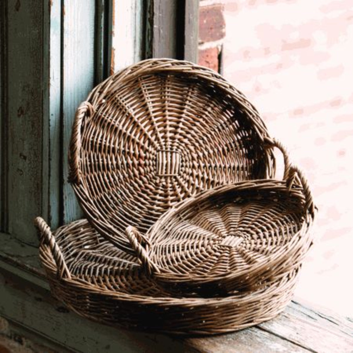 Round Willow Trays