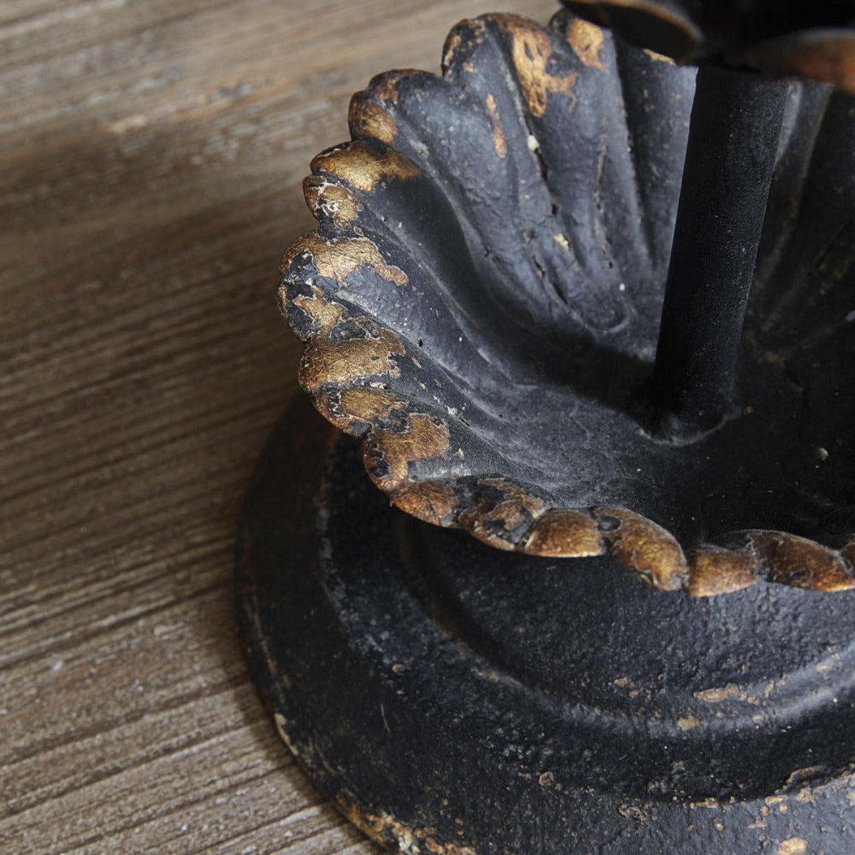 Amberlain Table Lamp Details