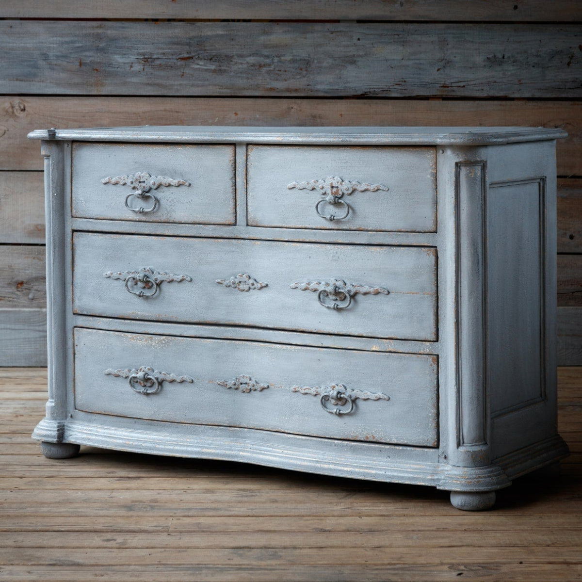 Ashford Manor Chest