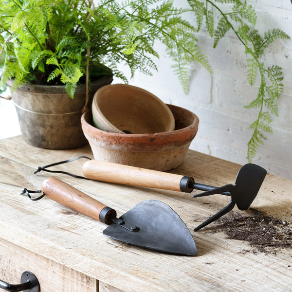 forged garden trowel Heritage Gardeners Forged Iron Trowel