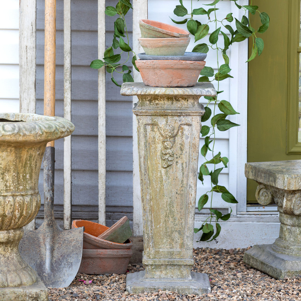 Courtyard Pedestal - Large