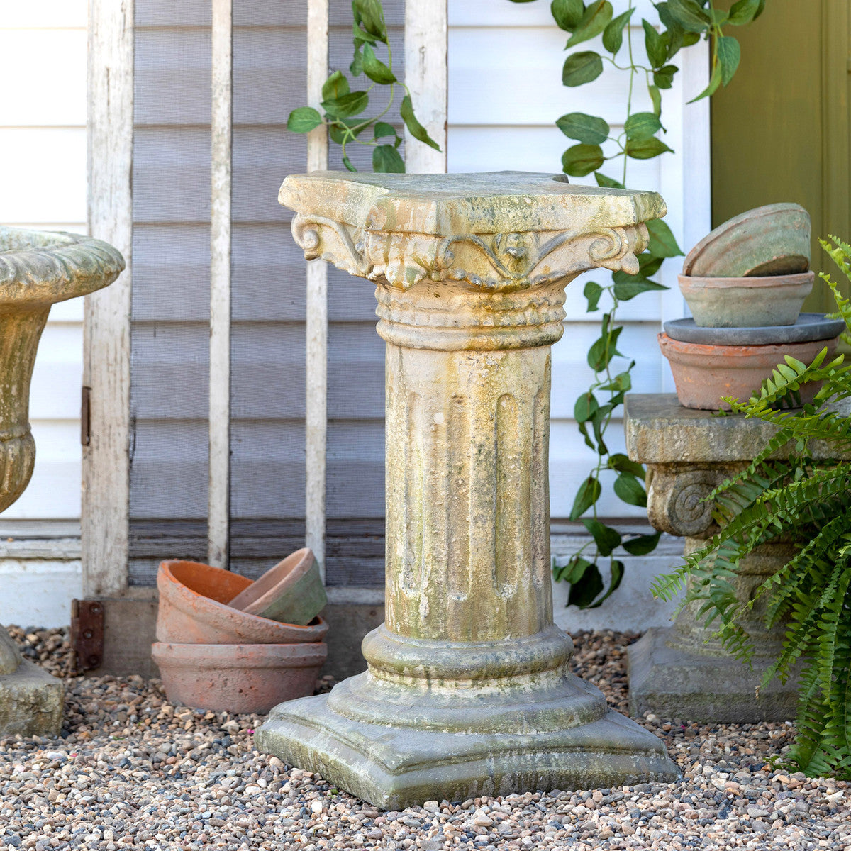 Courtyard Classic Pedestal