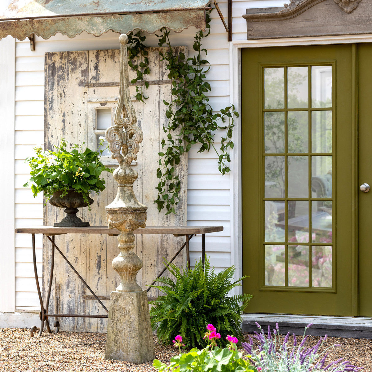 Courtyard Garden Spire