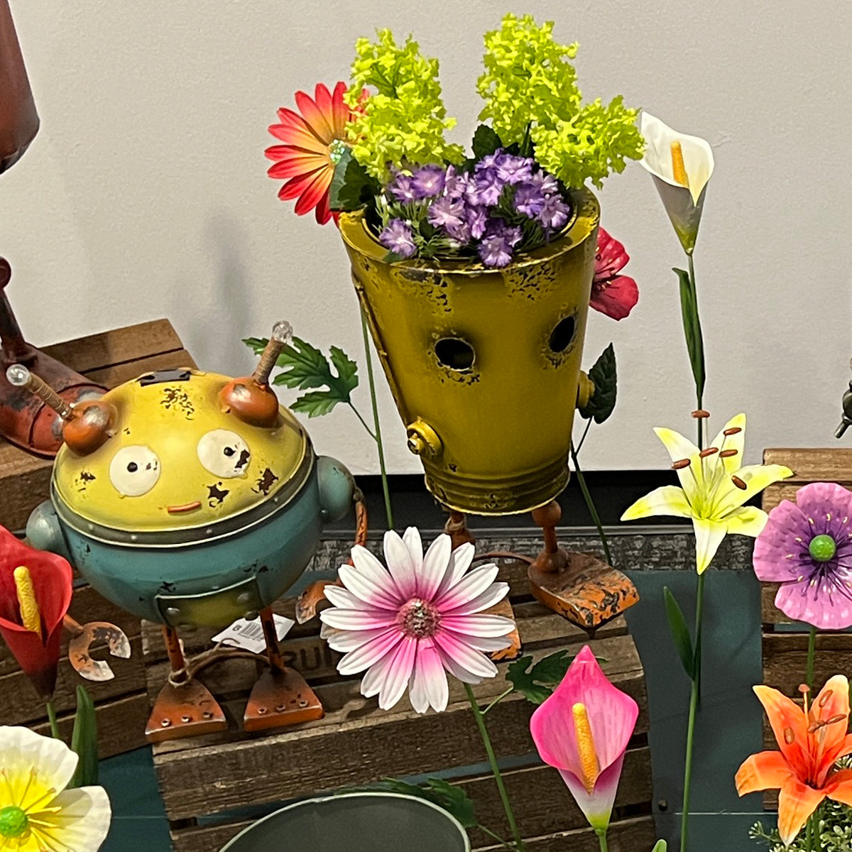 robot planter pot Nano-Bot, Metal Robot Planter