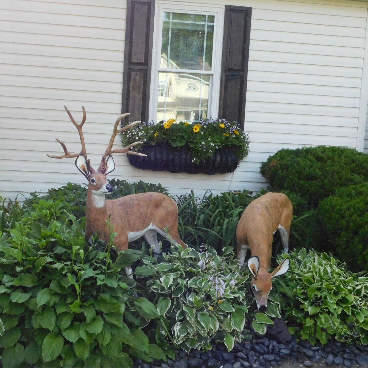 Lifelike Aluminum Garden Deer Statue