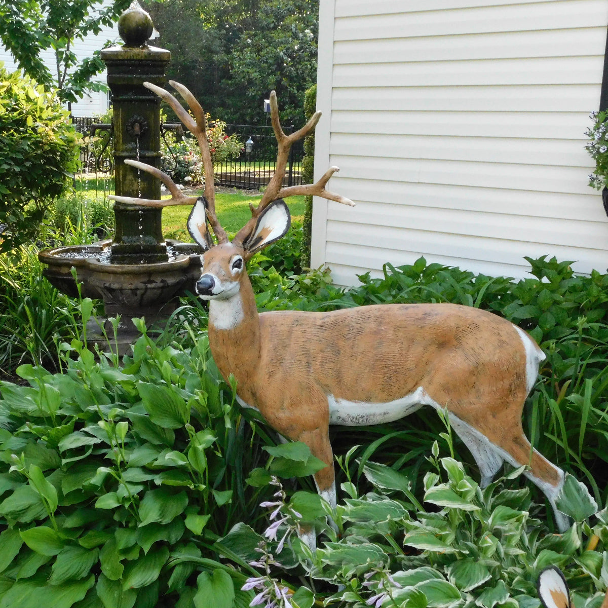 Lifelike Aluminum Standing Buck Statue
