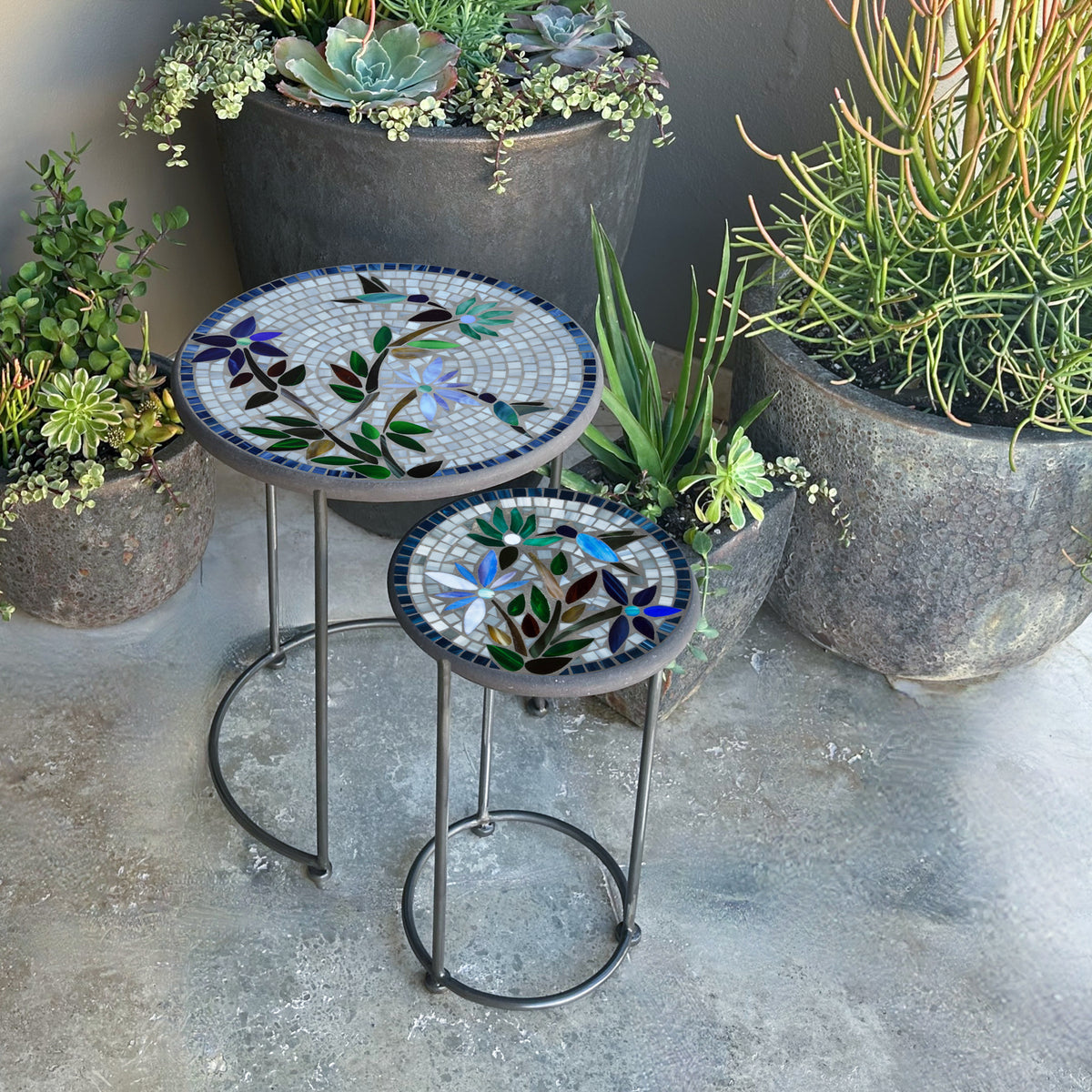 KNF Mosaic Round Nesting Tables