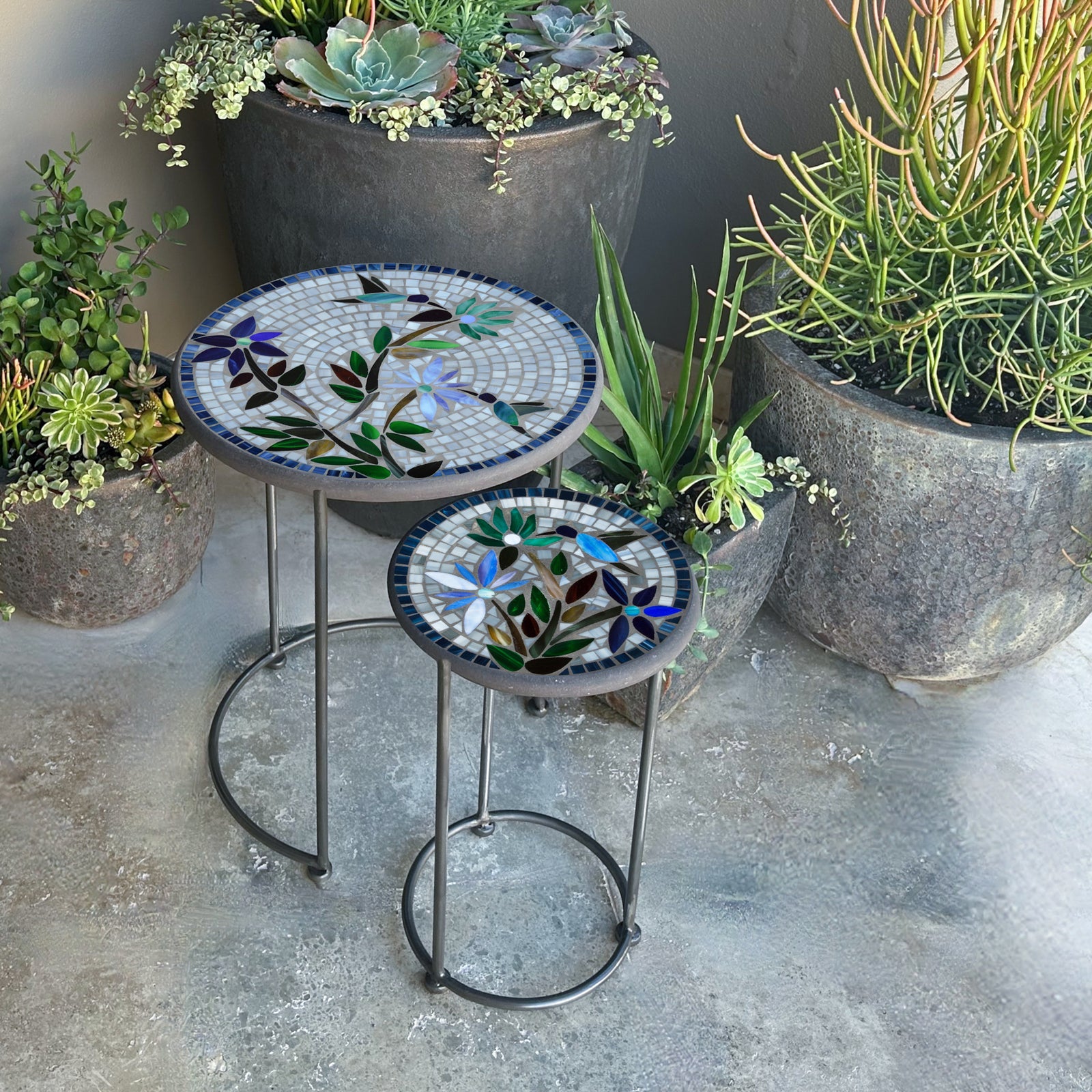 KNF Mosaic Round Nesting Tables