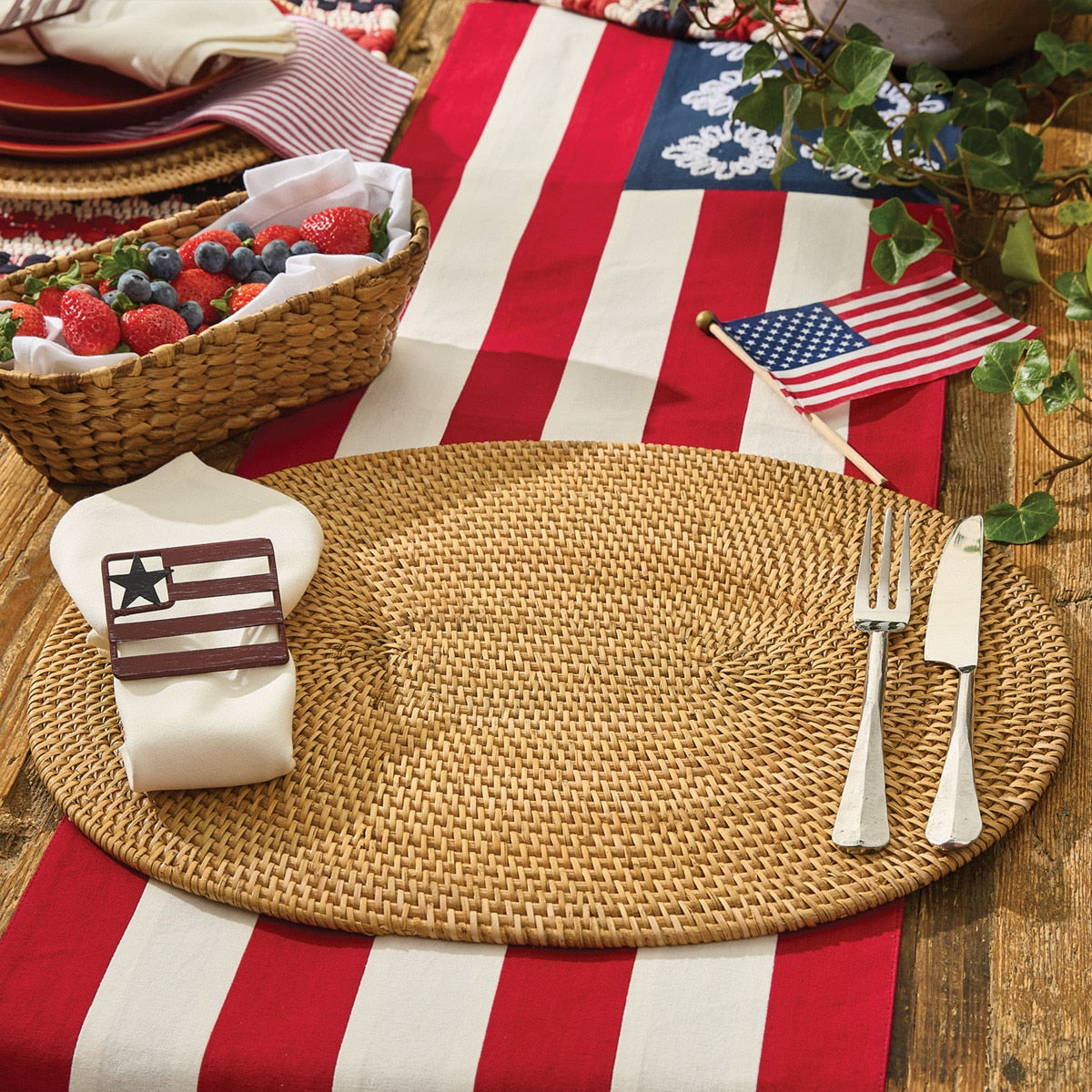 Soren Oval Rattan Placemat