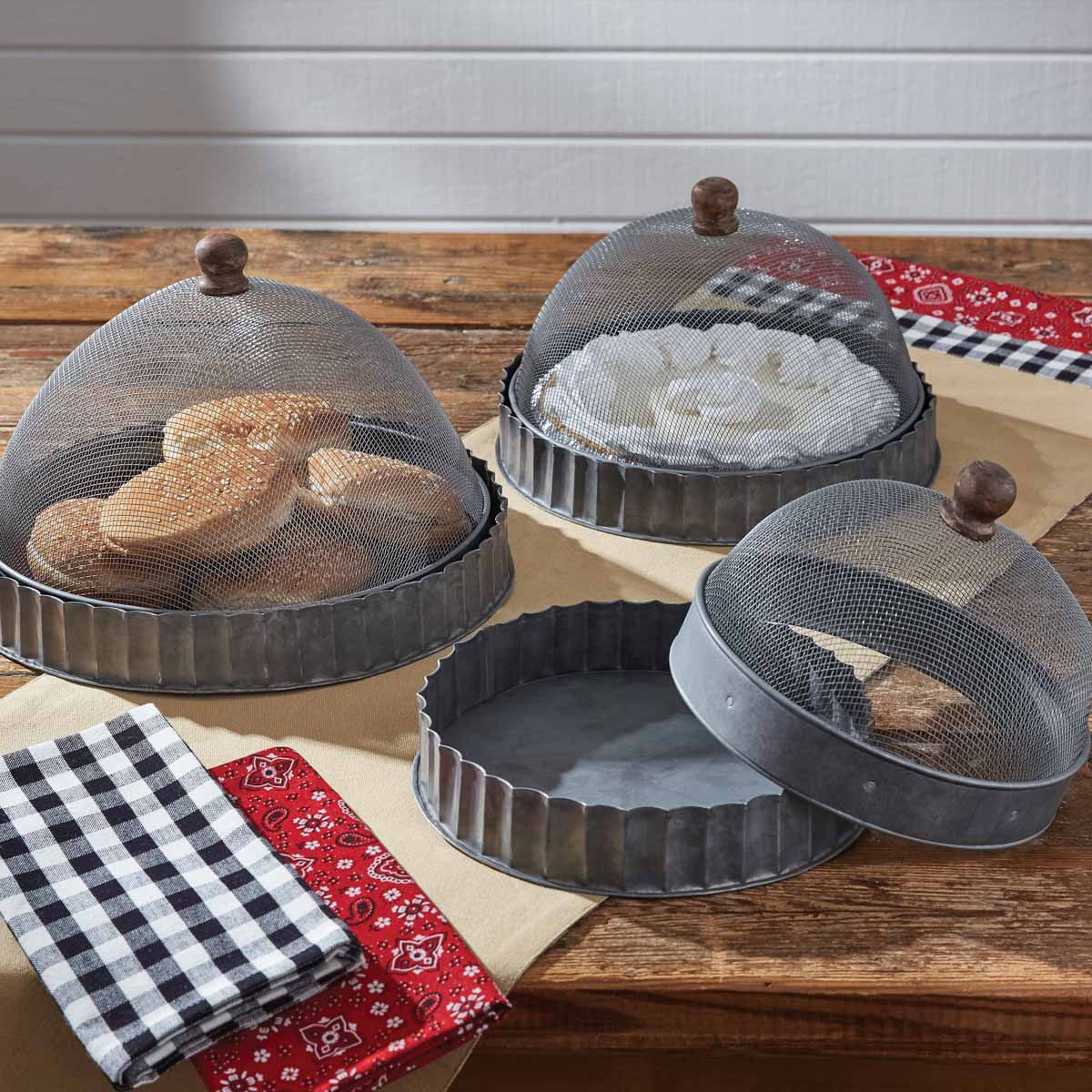 Screen Food Domes w/ Base