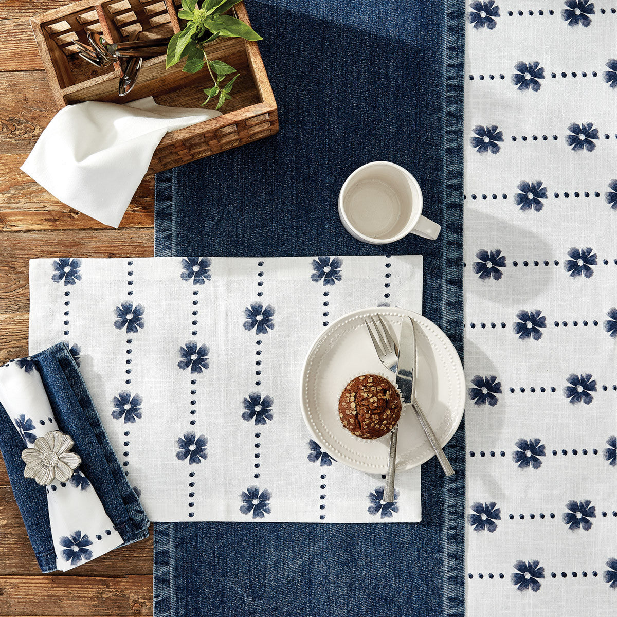 Blue Daisy Table Linens