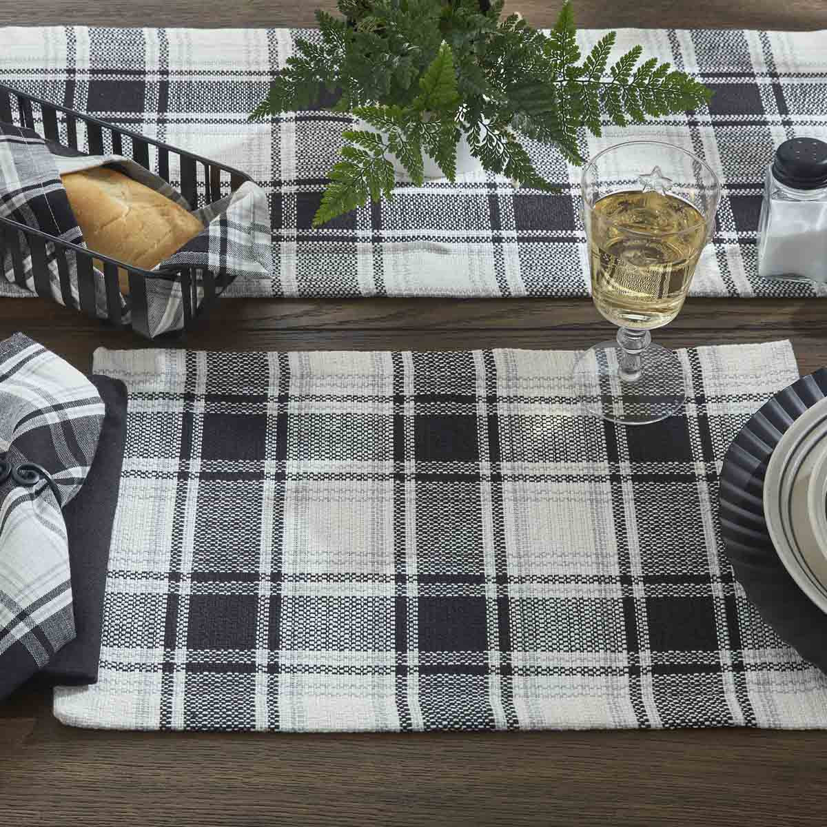 Crossroads Table Linens