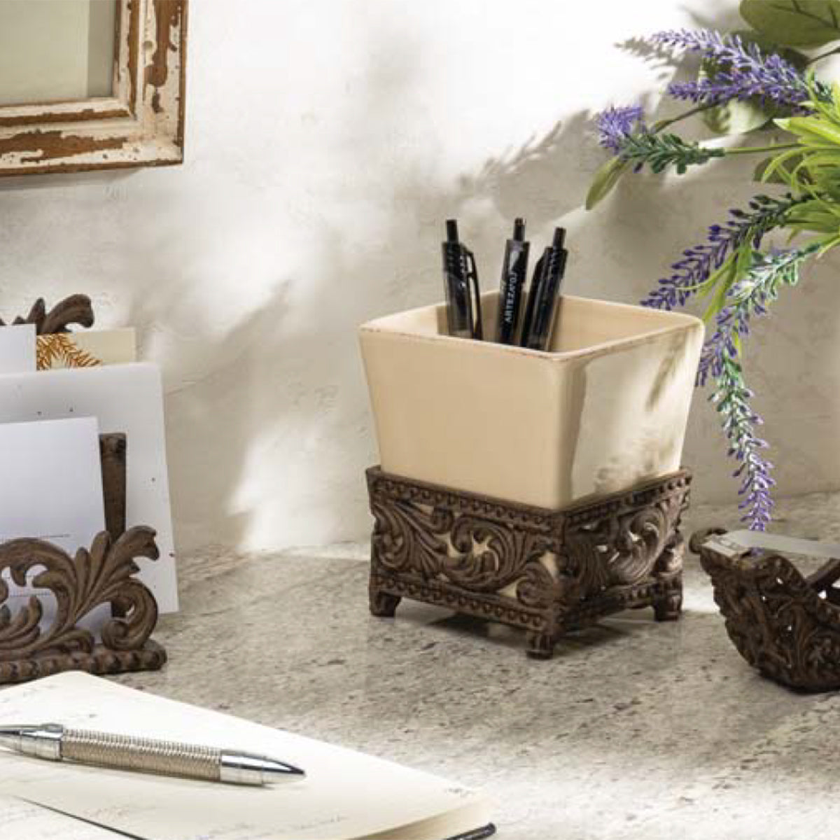Acanthus Pencil Holder / Vase