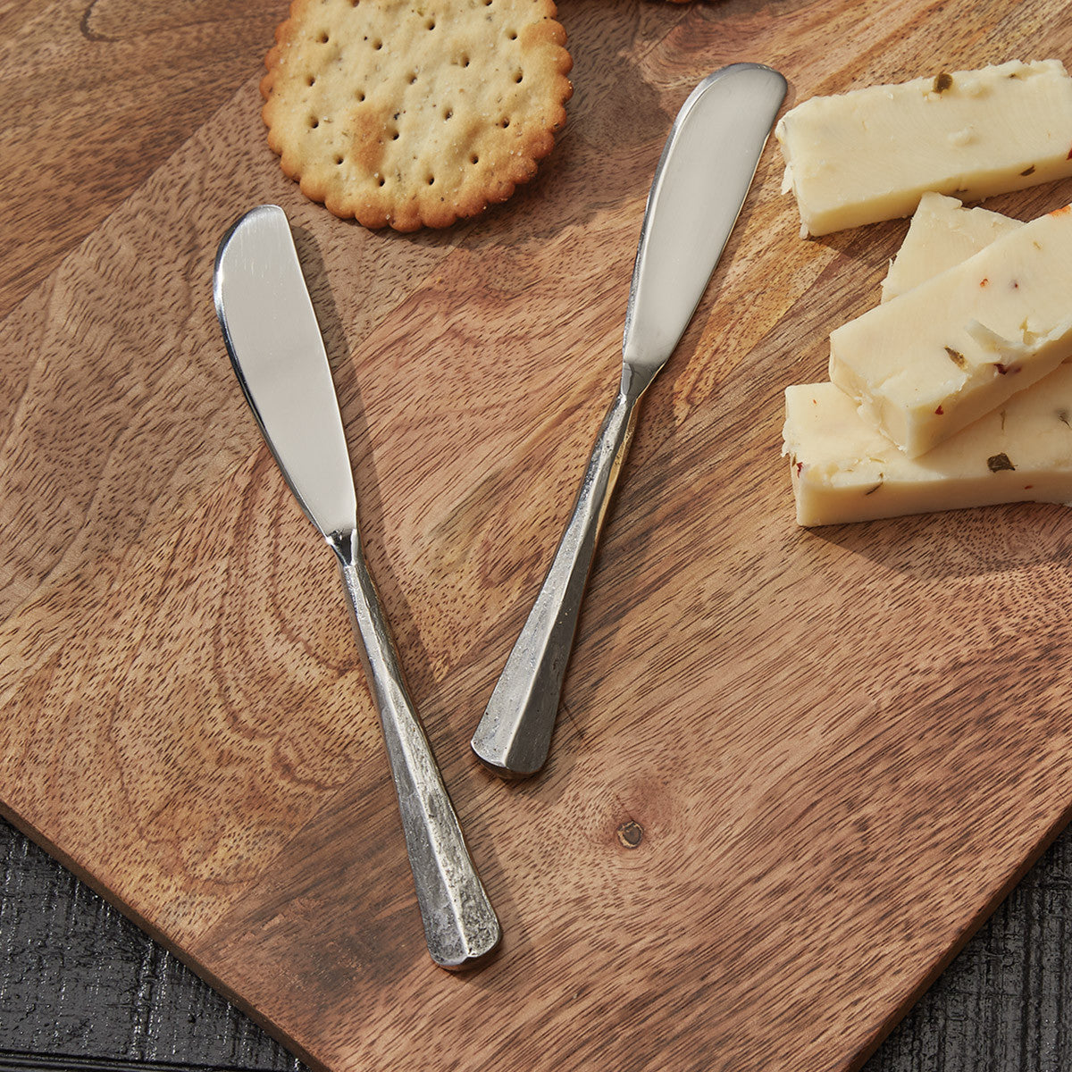 Aged Metal Spreaders