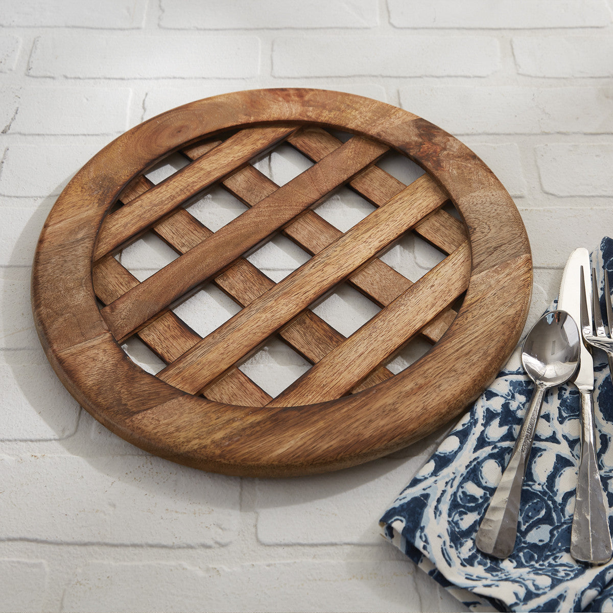 Lattice Wood Charger