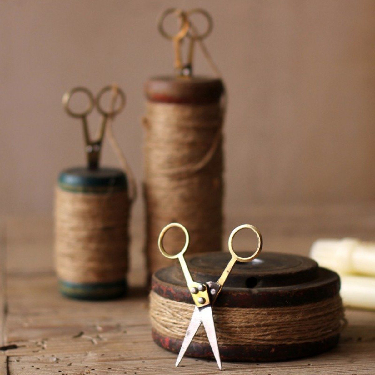 Spool w/ Twine & Scissors-Holiday | Iron Accents